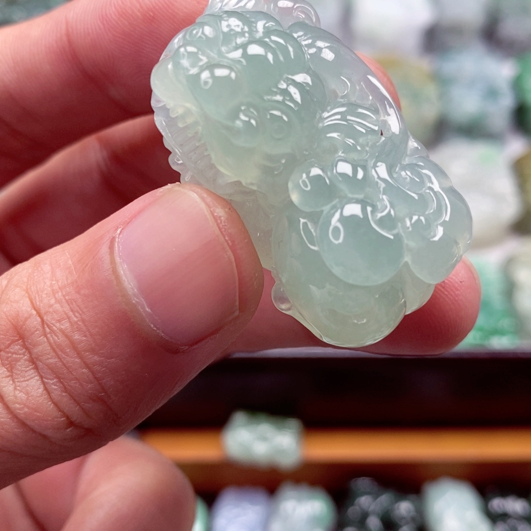 翡翠颈饰未镶嵌翡翠