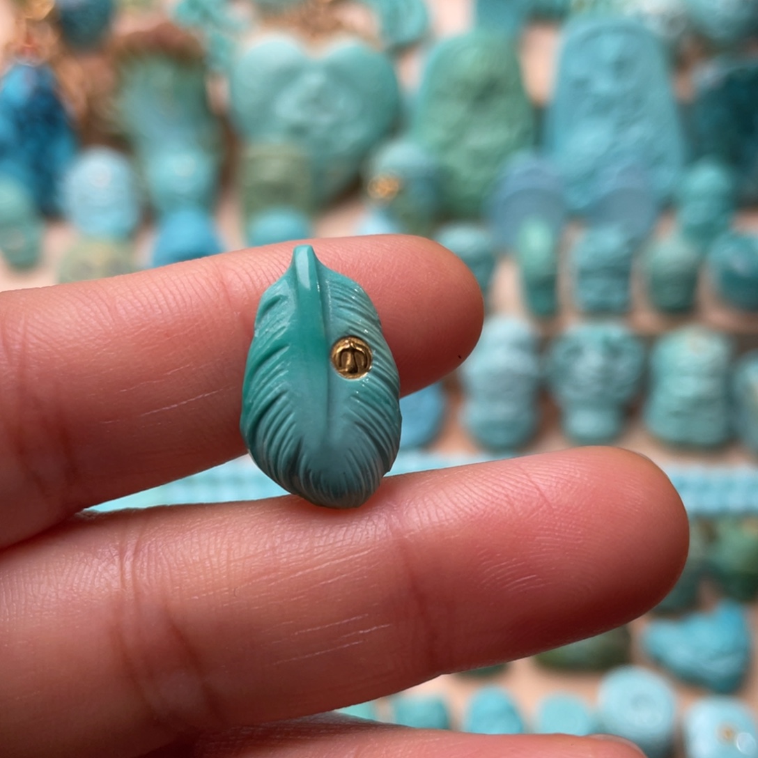 E***ヽ绿松石未镶嵌颈饰