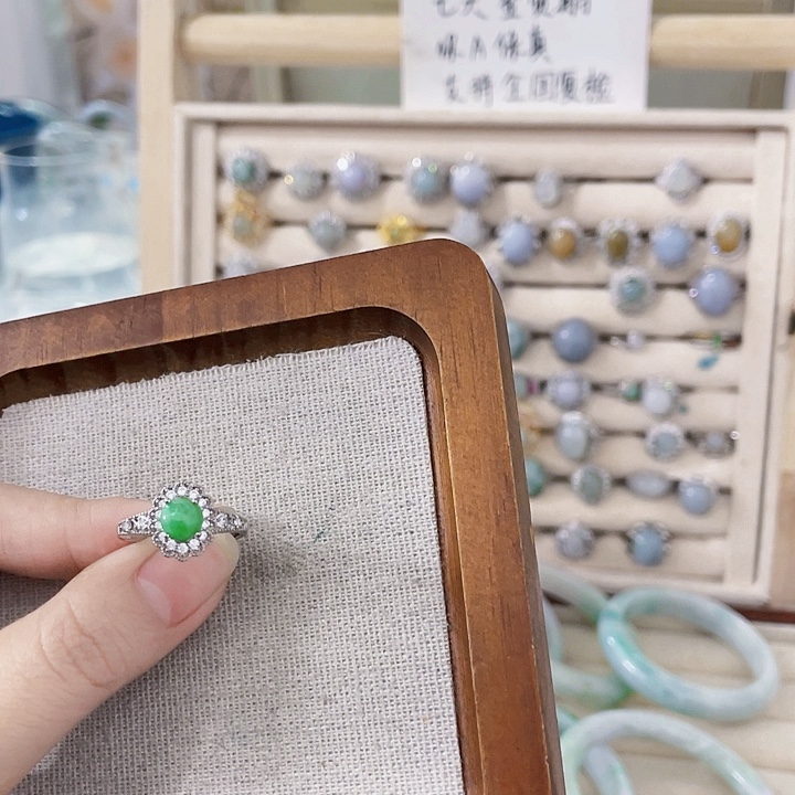 翡翠未镶嵌颈饰天然翡翠Ａ货