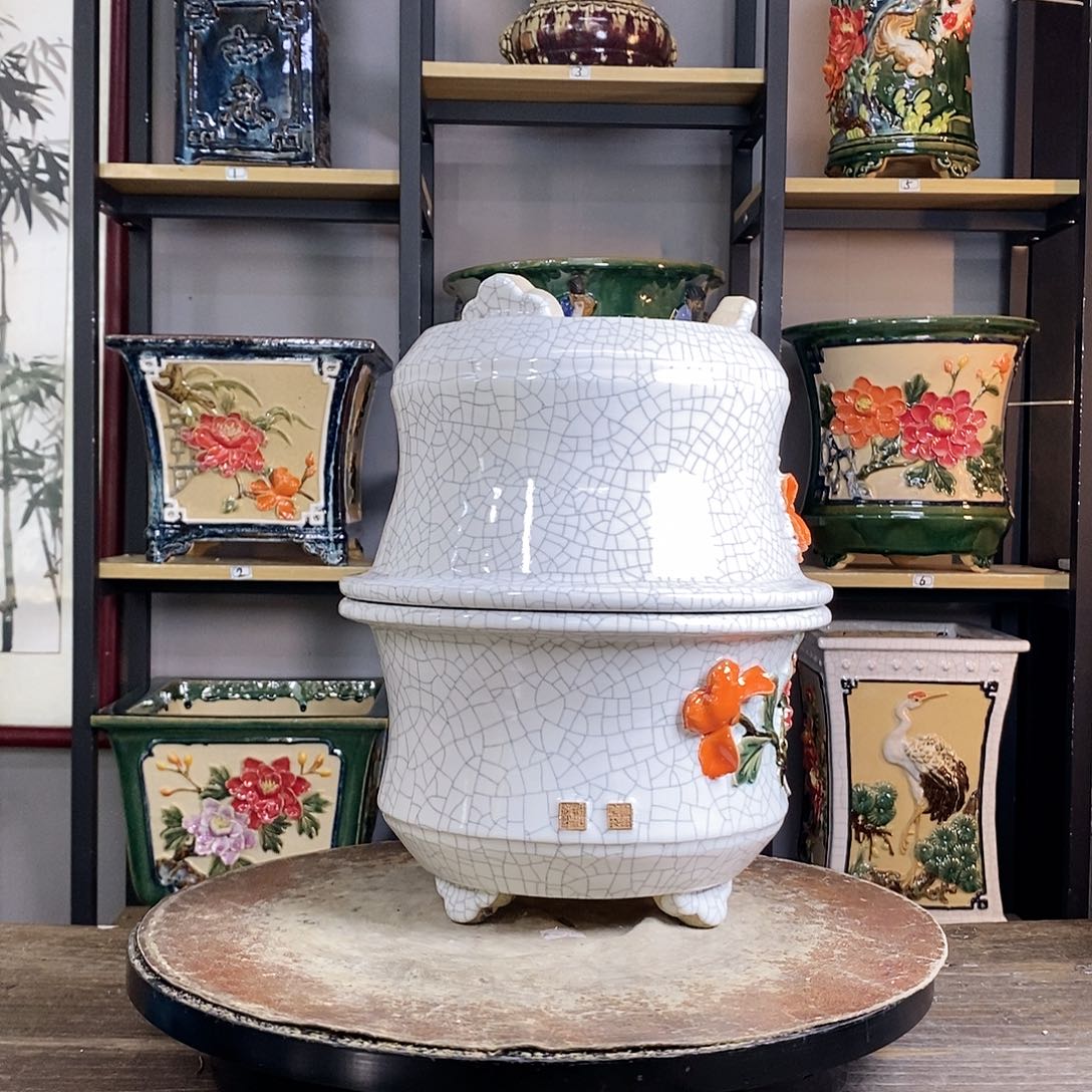 紫砂花盆W**王3。     