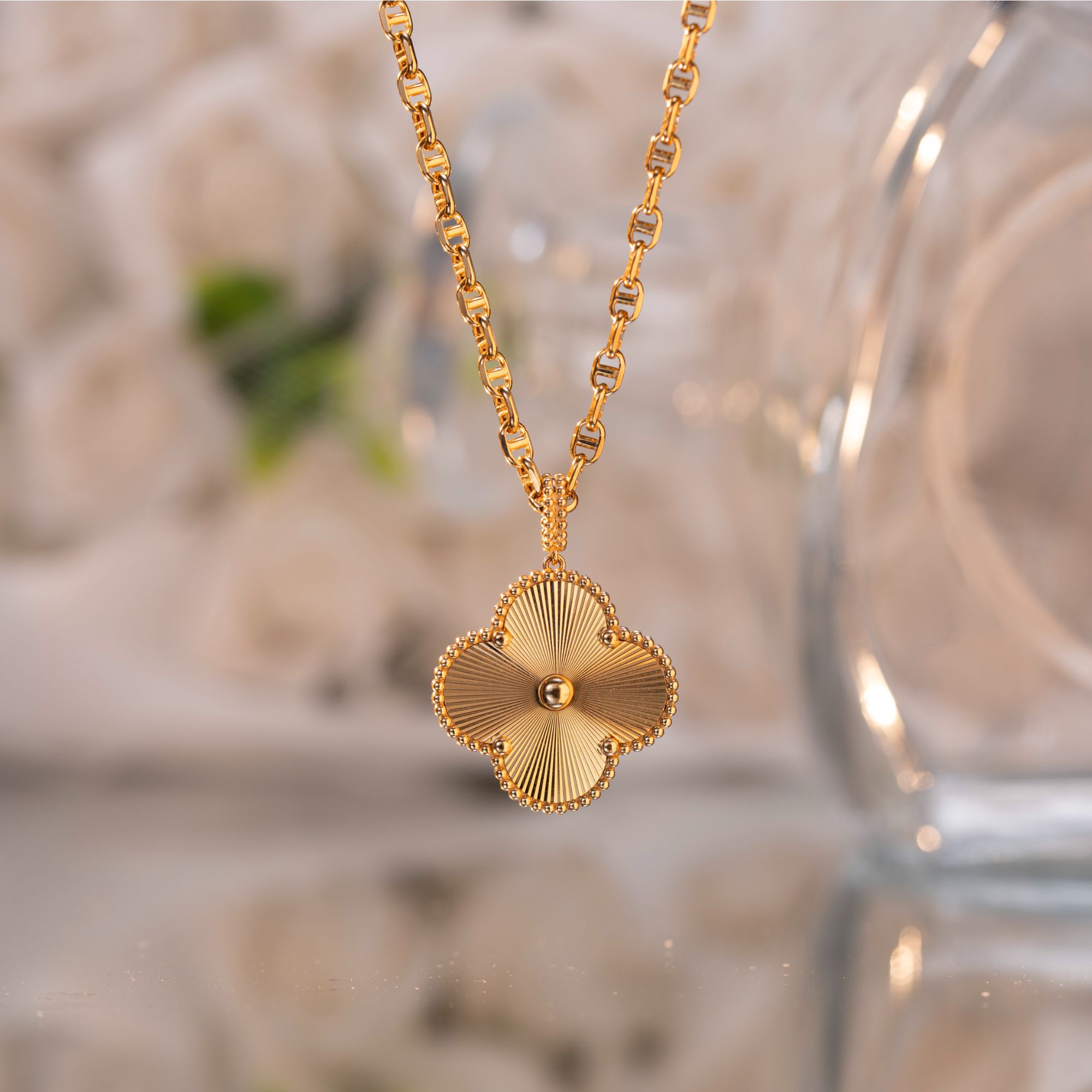 18K26mm金镭射四叶草猪鼻子套链