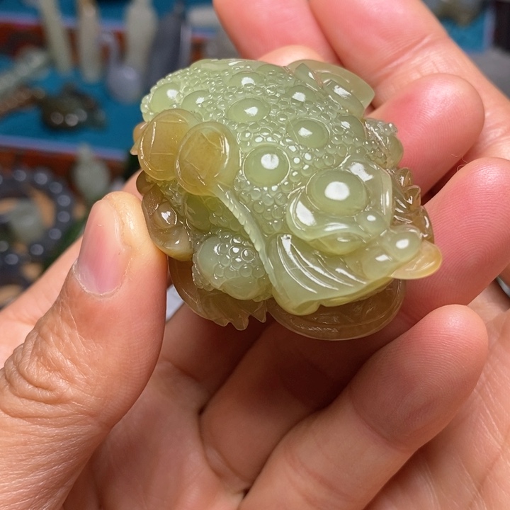 心***海和田玉未镶嵌颈饰