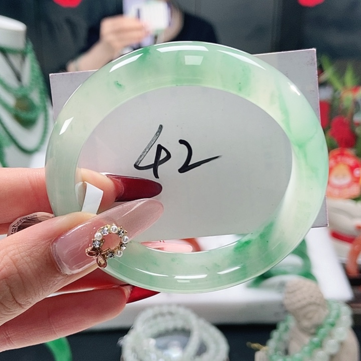 石英质玉手镯未镶嵌天然A货非洲翠手镯