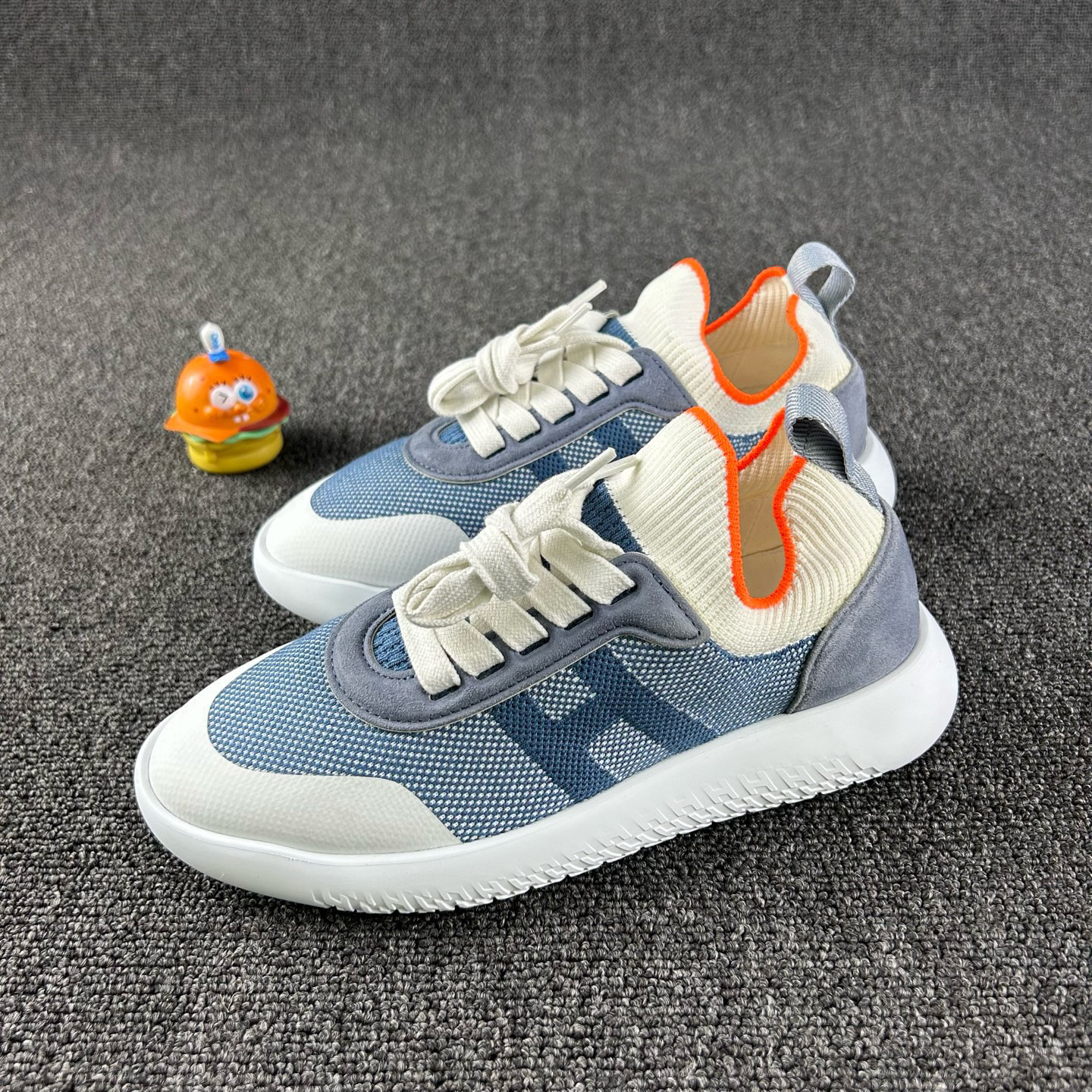 95新 Hermes/爱马仕 蓝白运动鞋36码 HB4905 
