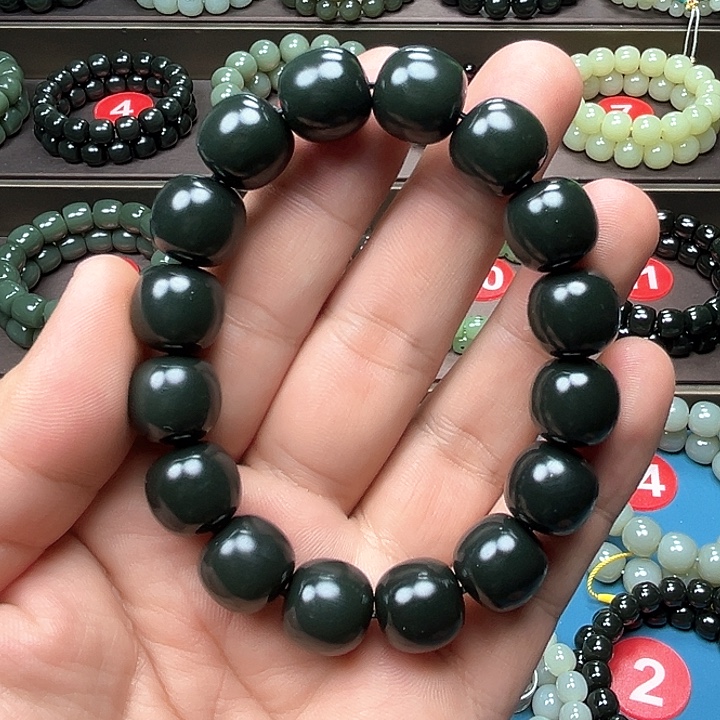 人***合和田玉未镶嵌手链