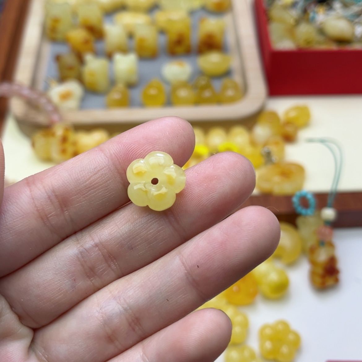 【闪购商品】蜜蜡裸石未镶嵌配饰