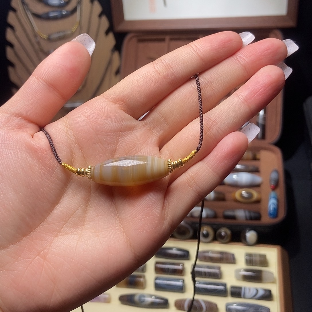 玛瑙/玉髓未镶嵌吊坠(赠链)