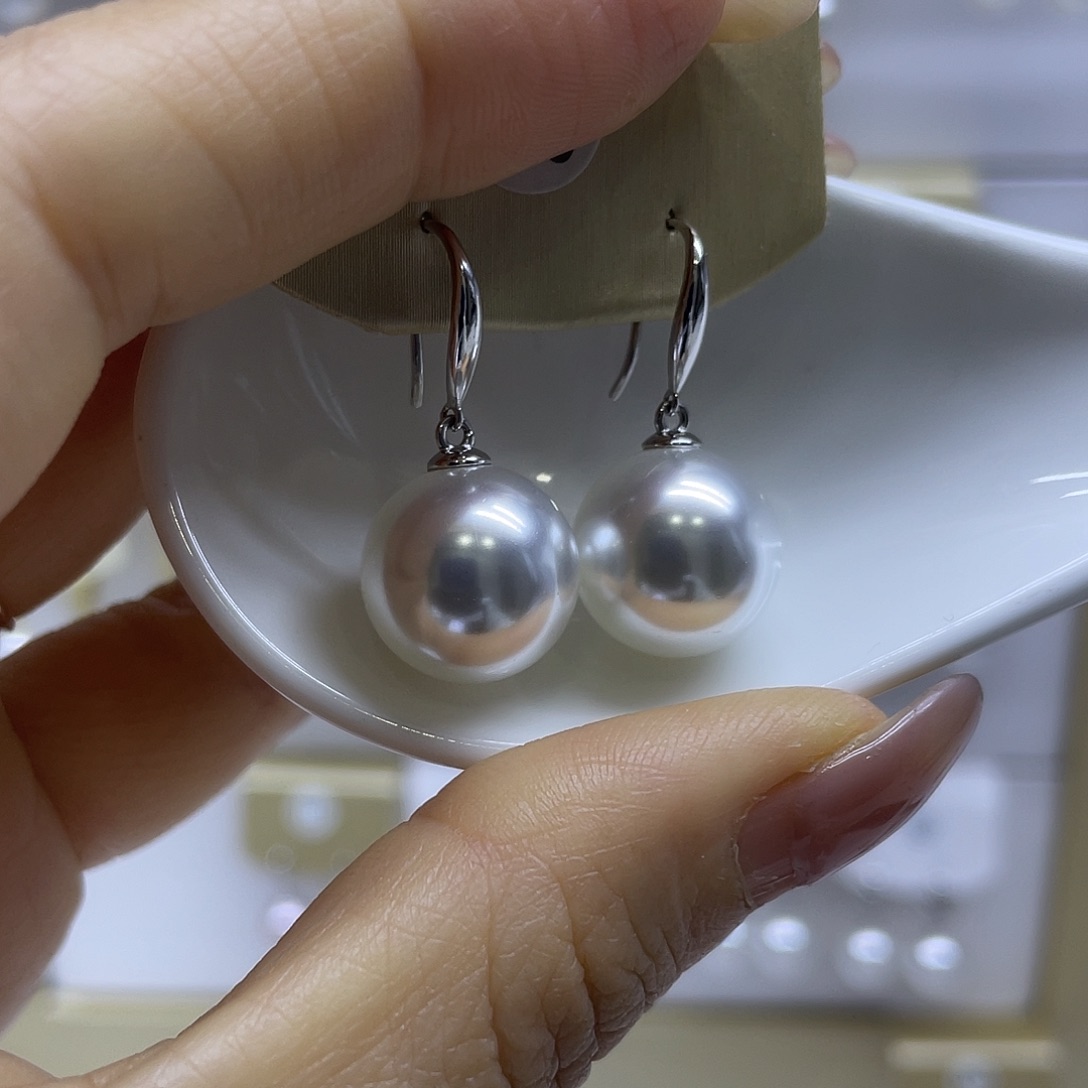 淡水珍珠银S925镶嵌耳饰