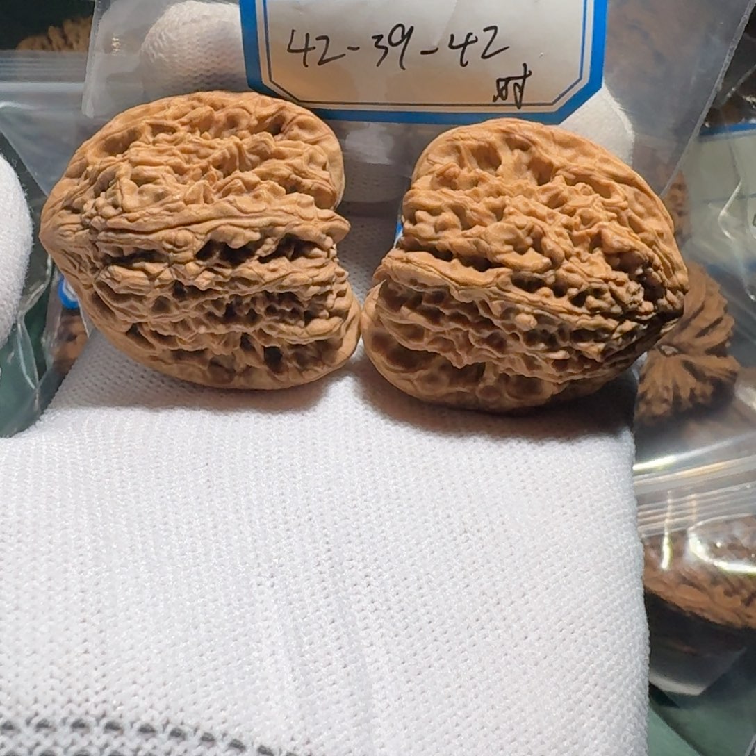 文玩核桃吊坠0002号村将天残sh