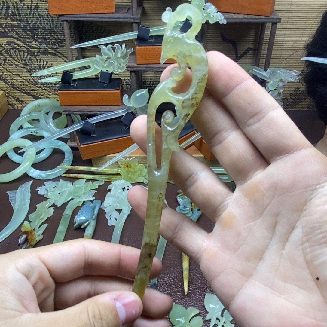 蛇纹石玉未镶嵌发饰