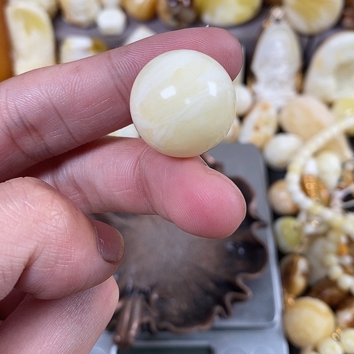 琥珀裸石未镶嵌?****曲我