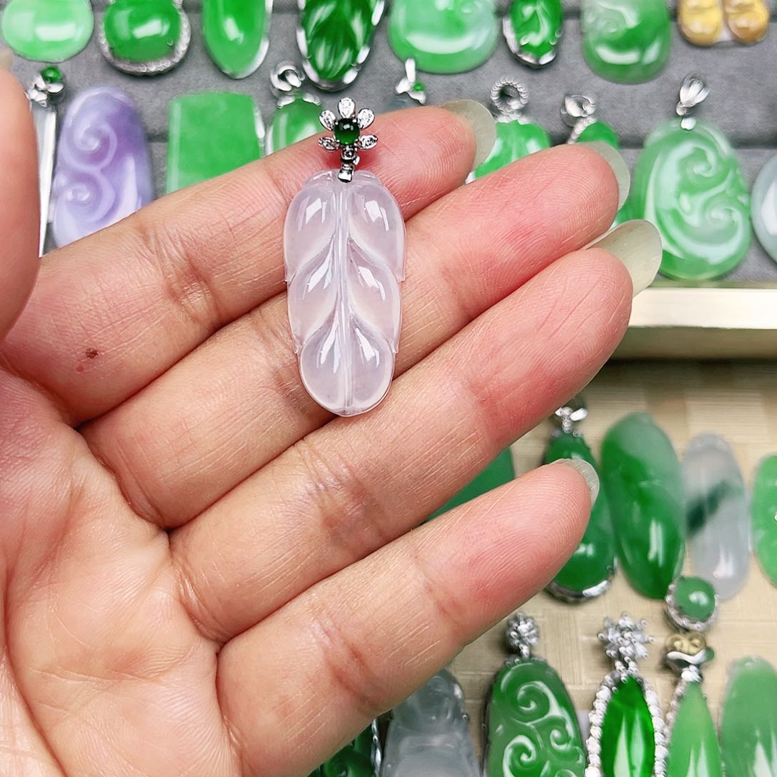 翡翠颈饰未镶嵌裸石