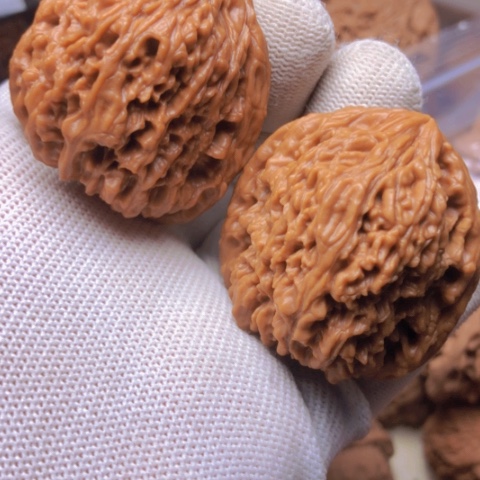 【闪购商品】桃核吊坠南疆石狮子头