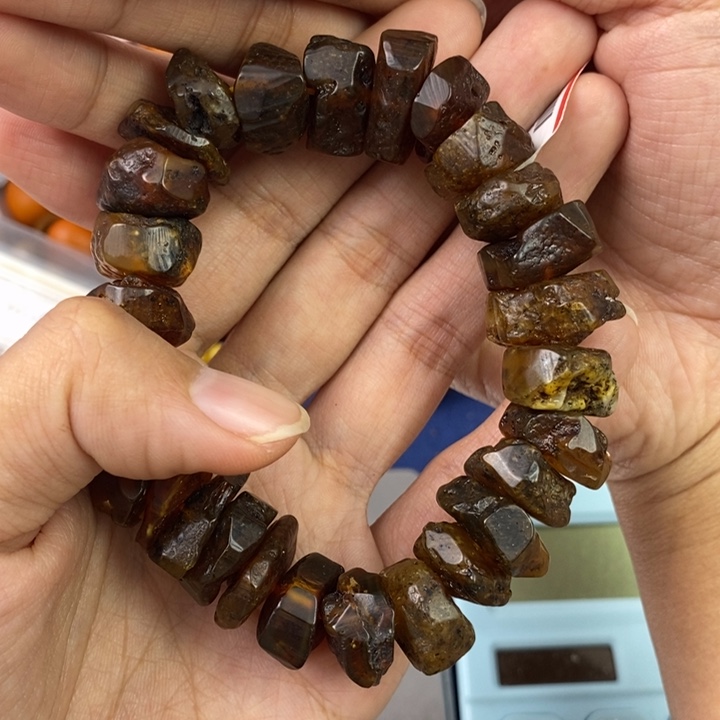 琥珀珠宝奇石未镶嵌