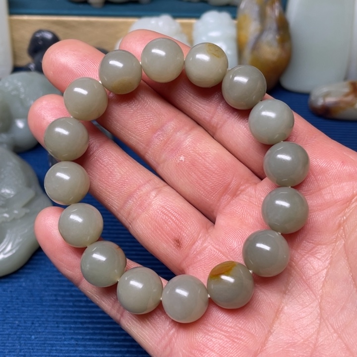 颈饰未镶嵌和田玉旺*