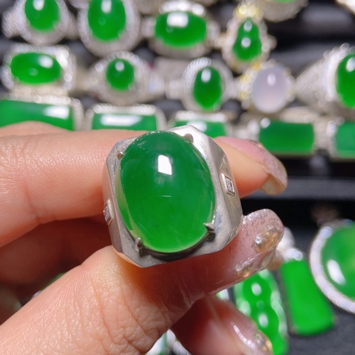 翡翠银S925镶嵌颈饰翡翠