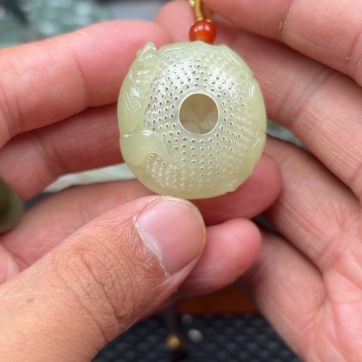 和田玉吊坠未镶嵌