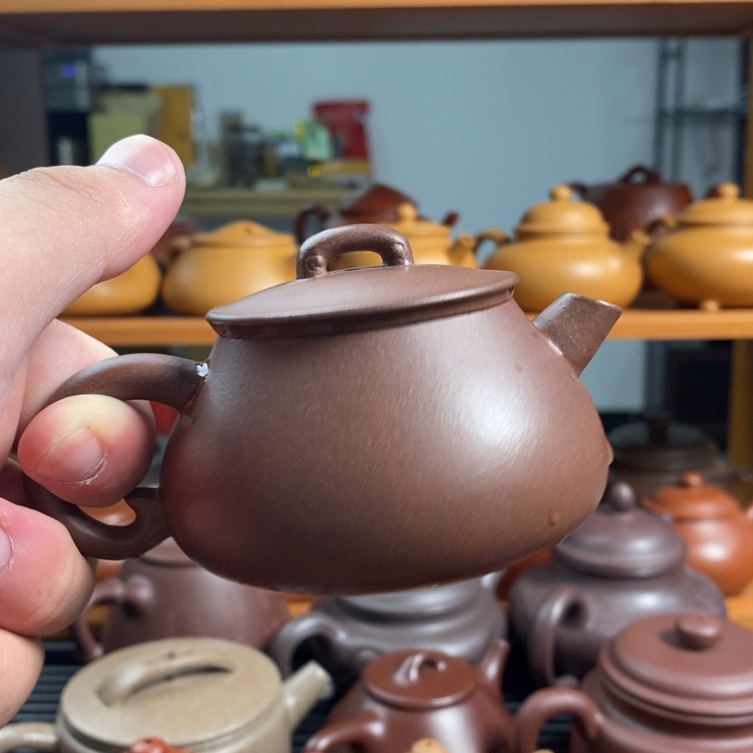 紫泥泡嘴云瓢。    
