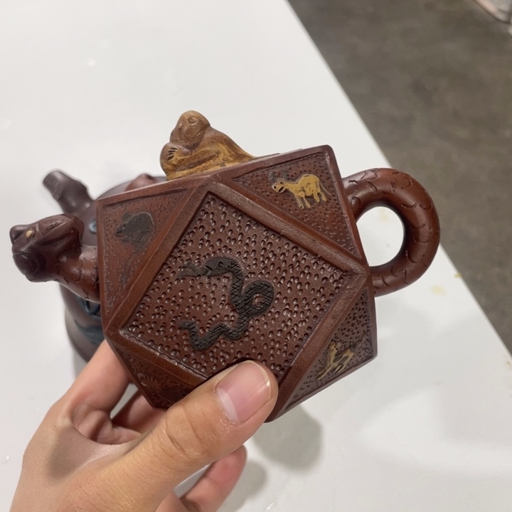 紫砂茶壶老厂紫砂壶一件。