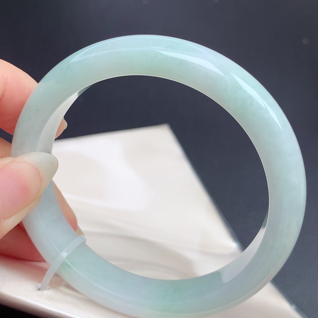 翡翠手镯未镶嵌58.5圈口