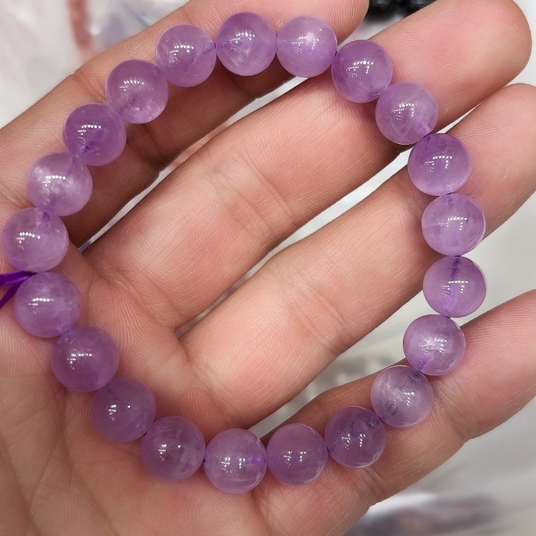 锂辉石无未镶嵌紫