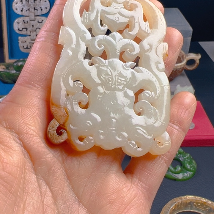 用***1和田玉（糖玉）未镶嵌挂件