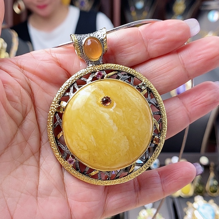 琥珀颈饰银S925镶嵌吊坠