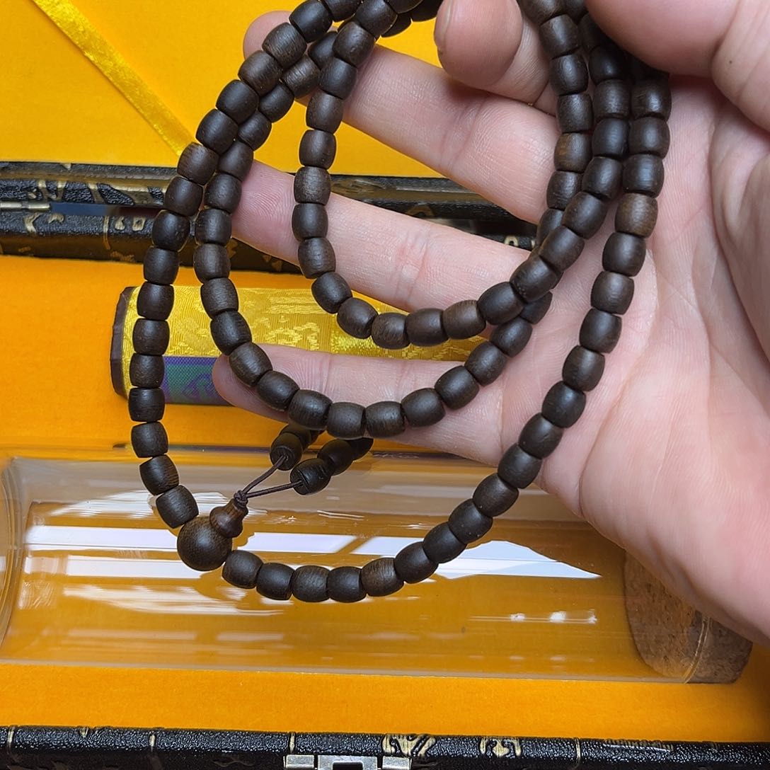 大叶紫檀（黑酸枝木类）