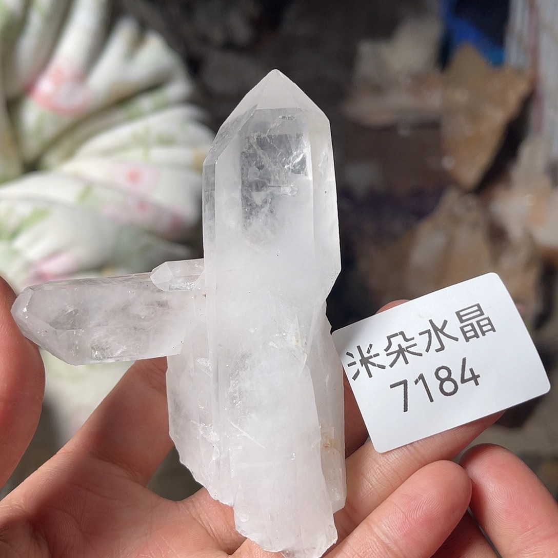彭***泰水晶未镶嵌珠宝半成品