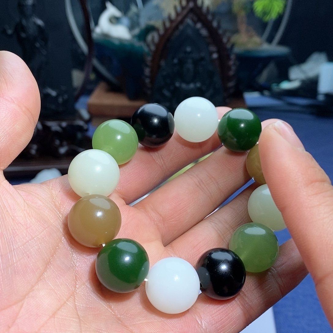 和田玉颈饰未镶嵌