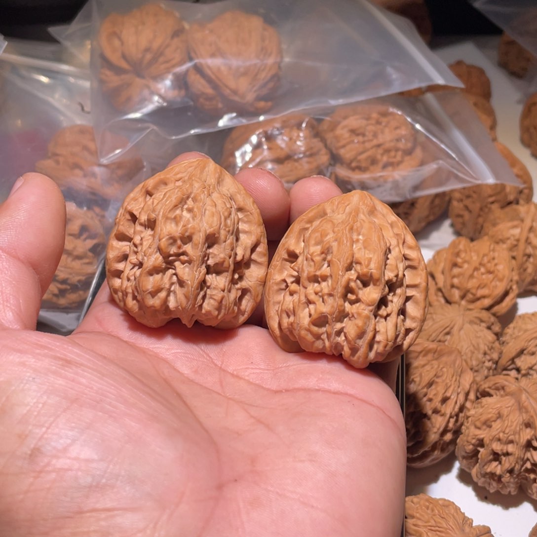 文玩核桃吊坠小*子靠山王