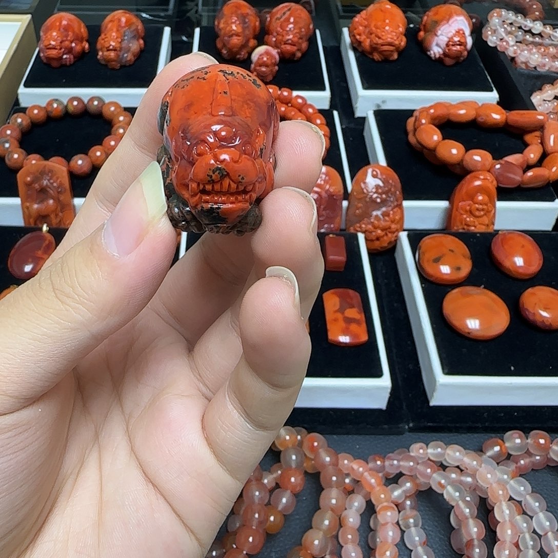南红玛瑙未镶嵌颈饰
