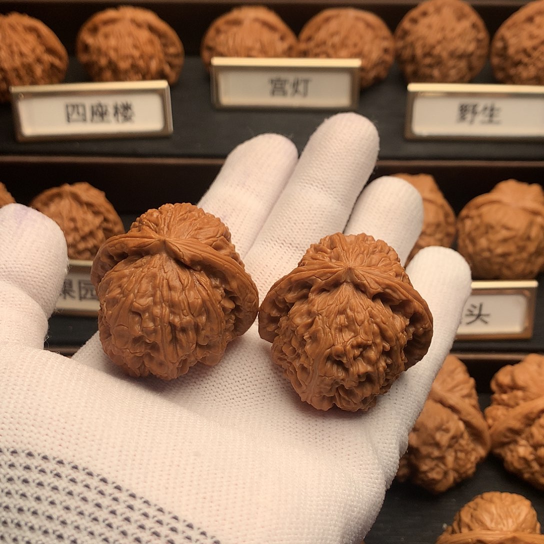 文玩核桃吊坠55号白狮子39