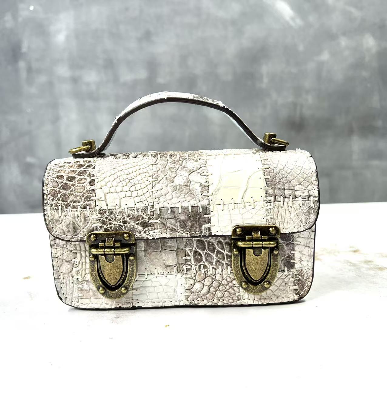 XA 【手机包】稀有动物皮个性时尚小众女包可手提可斜挎（无链条）   