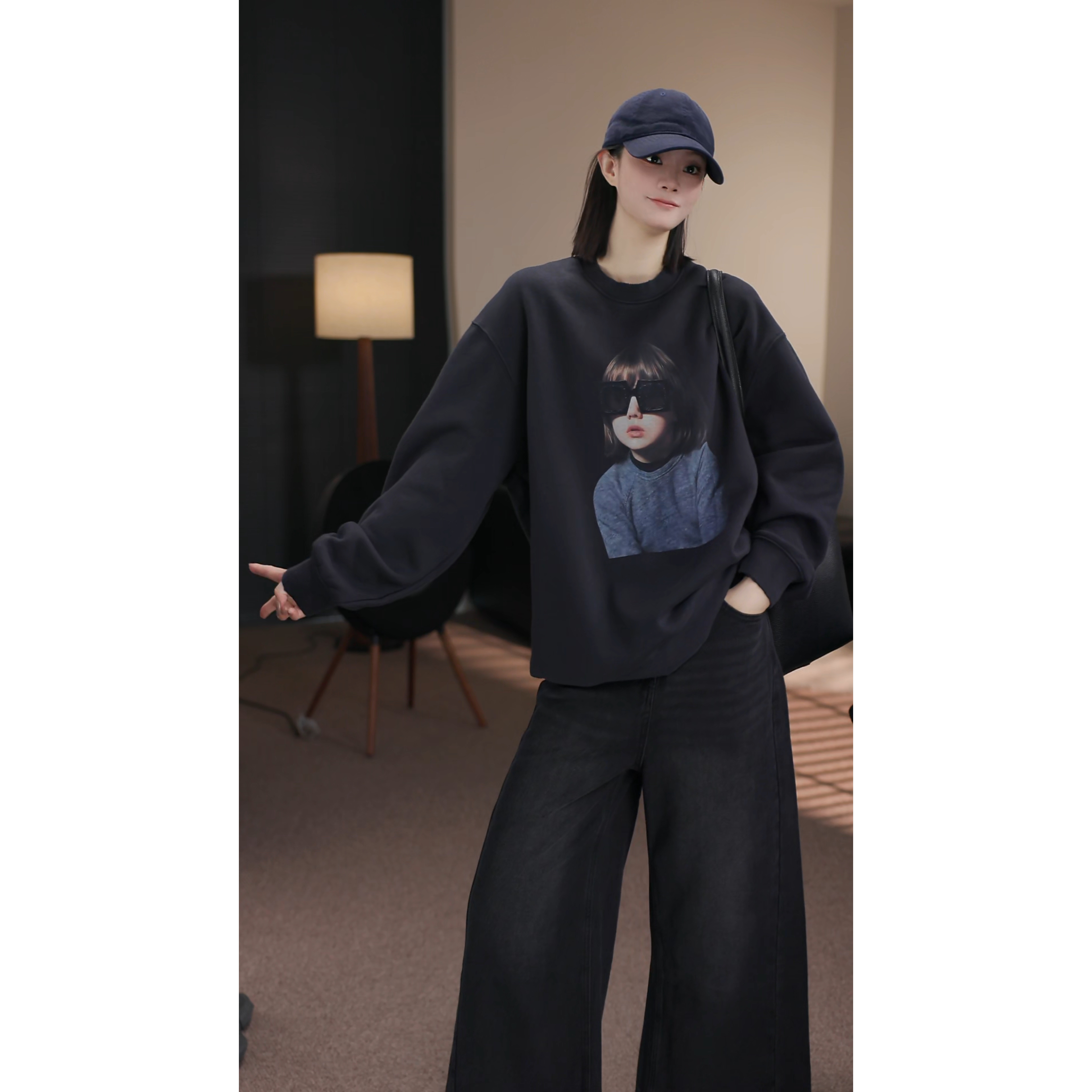 卢尚墨镜女孩图案卫衣800662