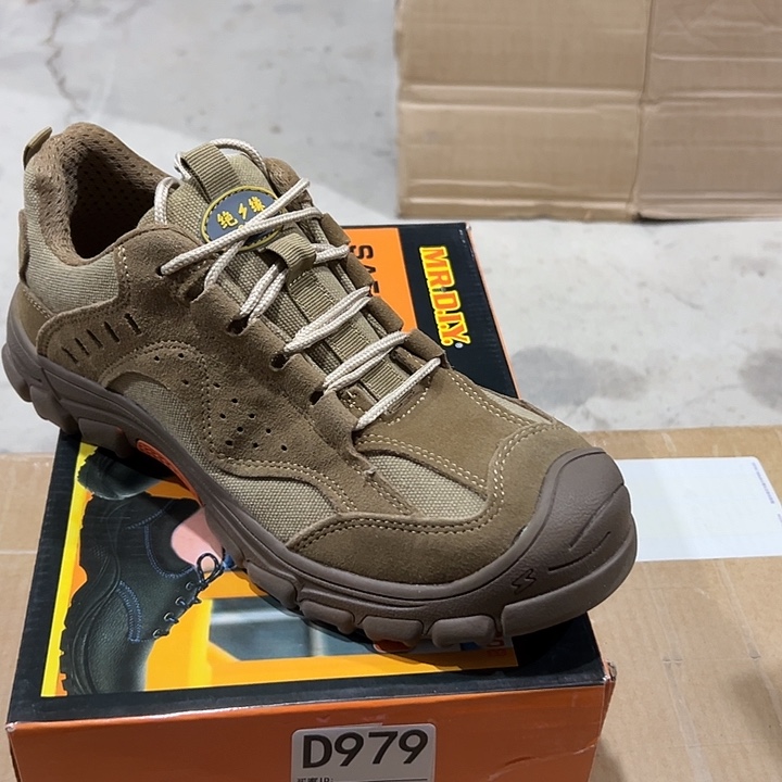 编码979号。41码防砸防刺劳保鞋。