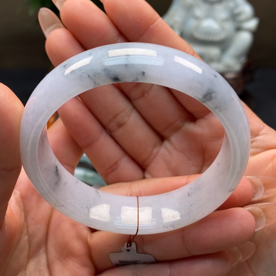 翡翠手镯未镶嵌泡*?天然