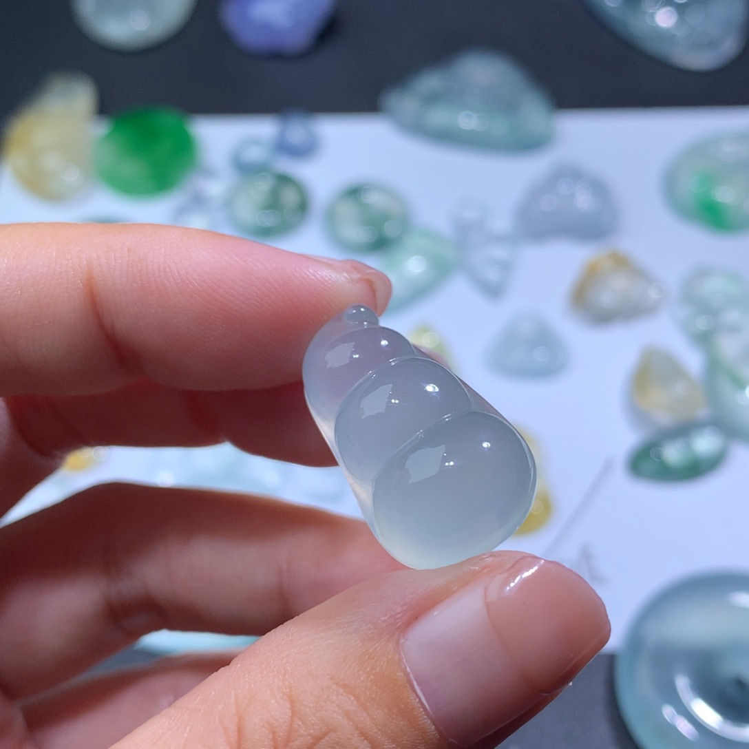 翡翠颈饰未镶嵌豆