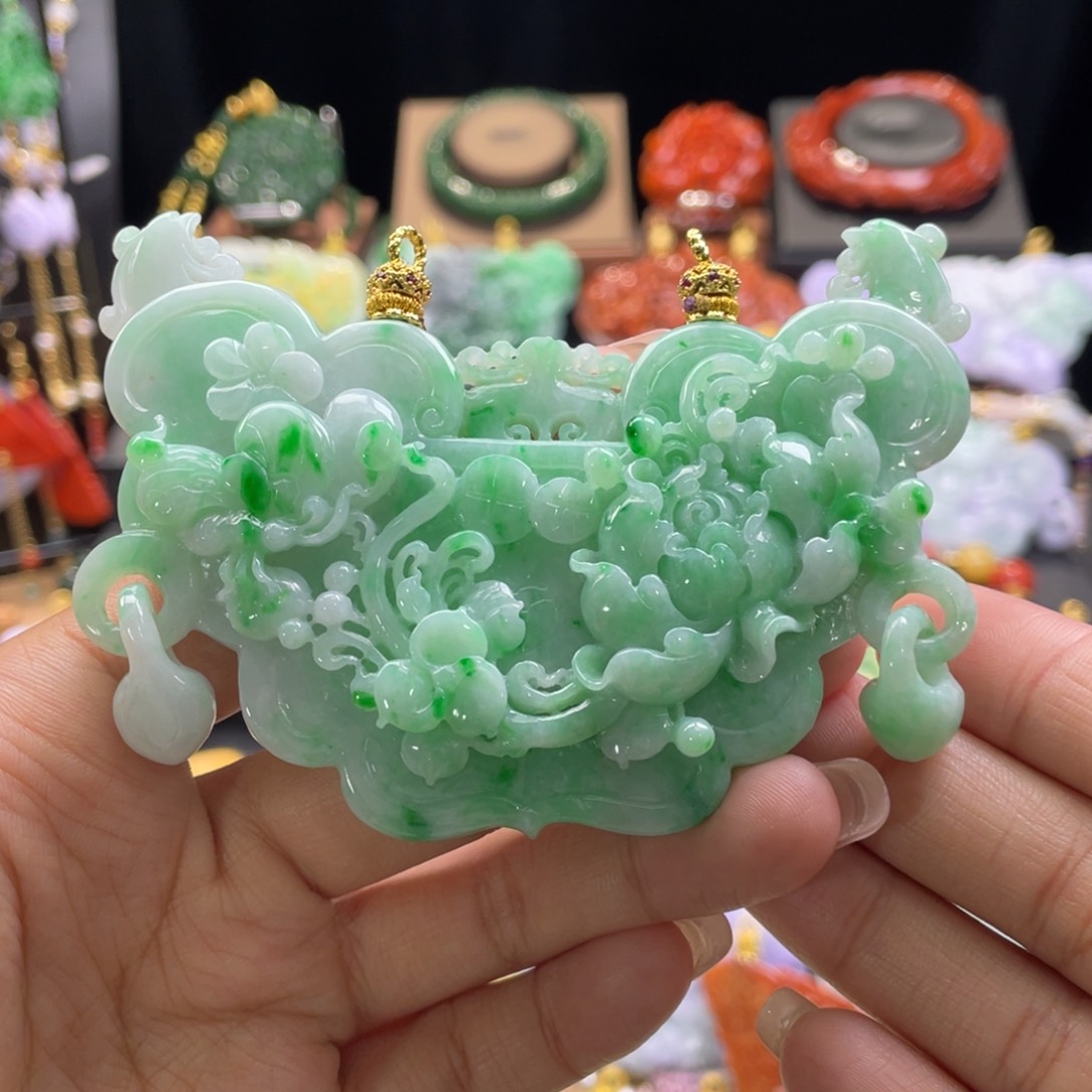 翡翠颈饰未镶嵌代编织