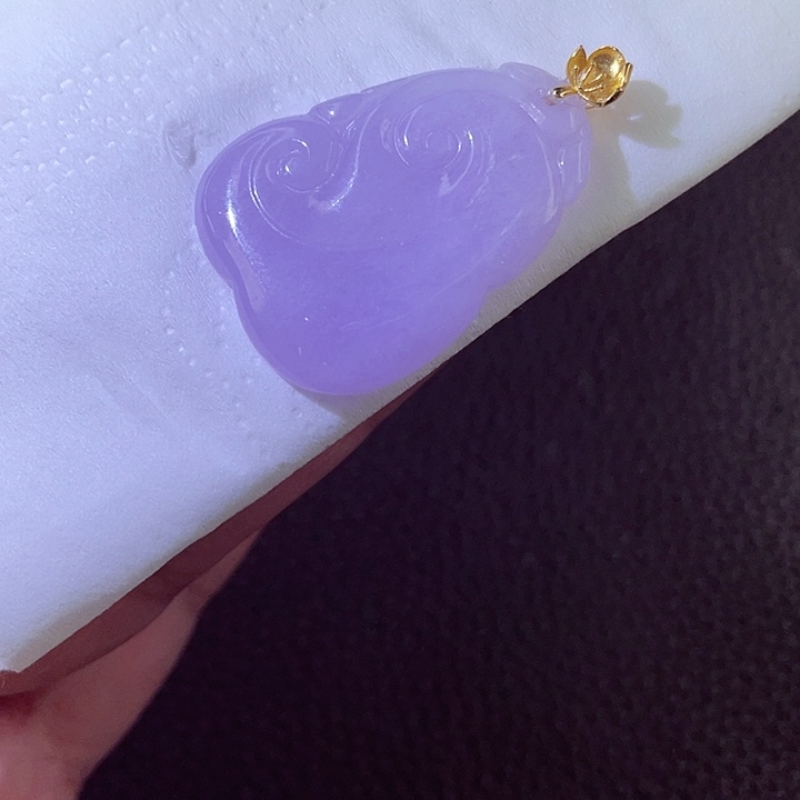 翡翠18K金镶嵌颈饰翡翠