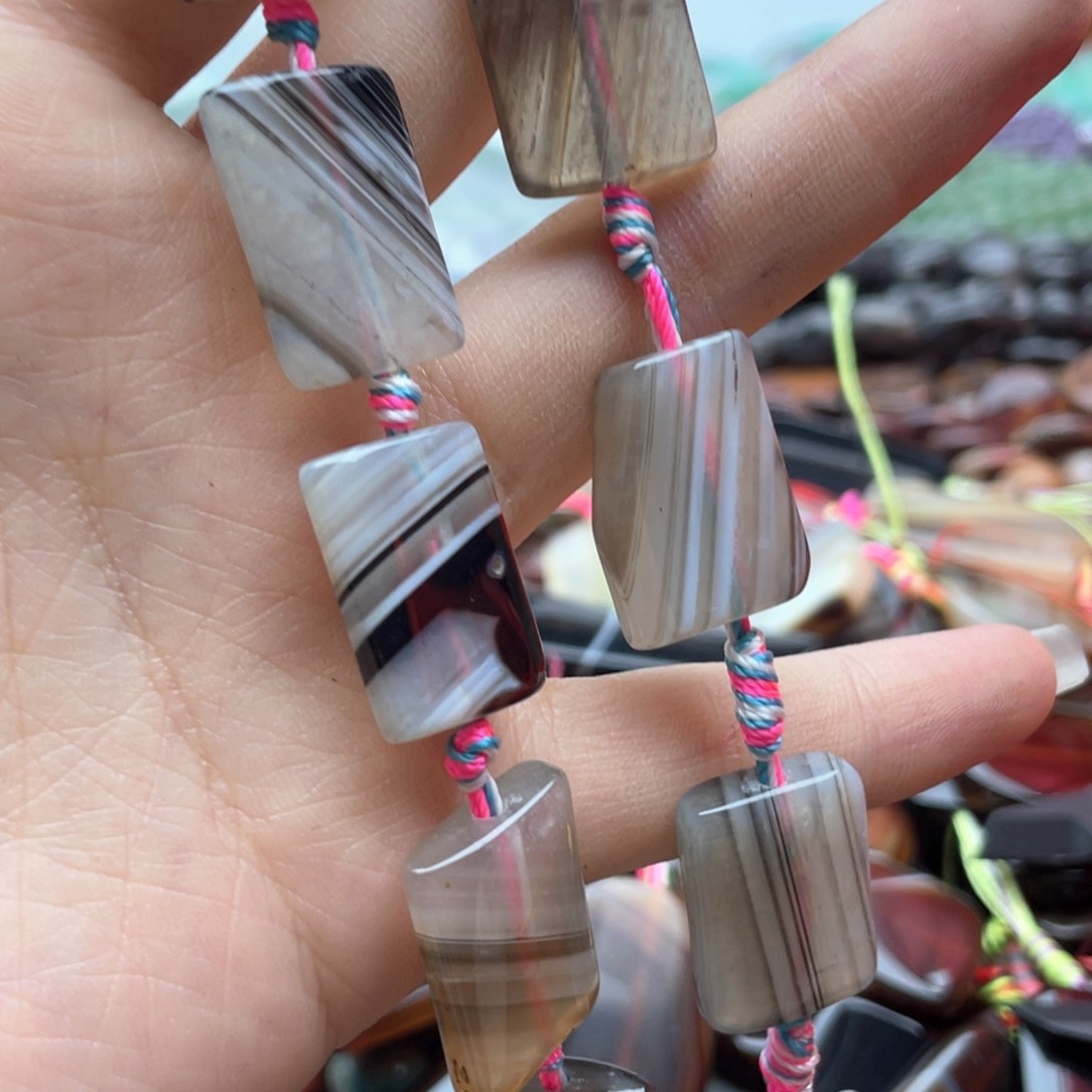 玛瑙/玉髓合金珠宝半成品一条装15*31缠丝玛瑙长方片