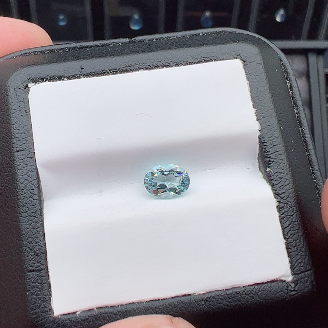 海蓝宝石裸石未镶嵌0.79克拉