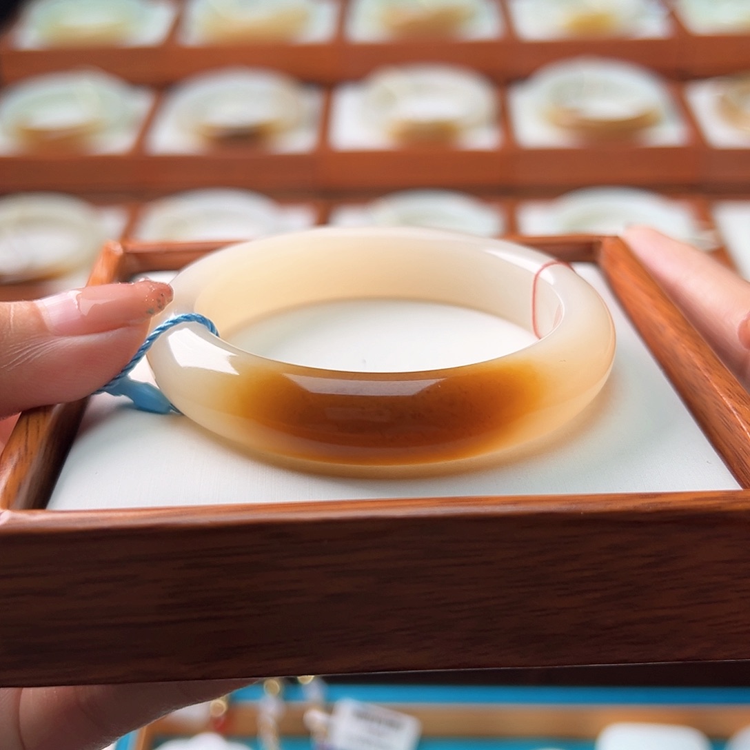 和田玉手镯未镶嵌53