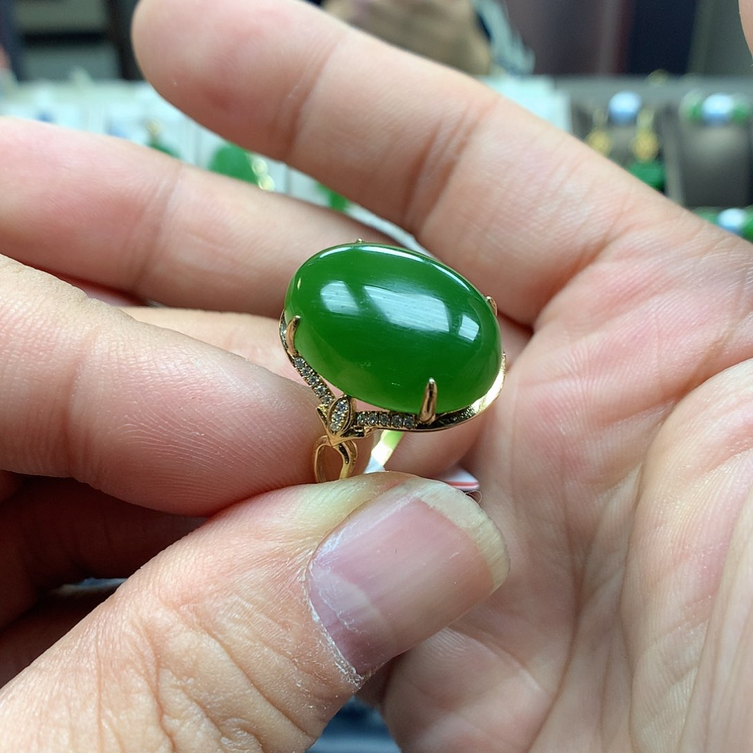 和田玉（碧玉）戒指18K金镶嵌13×18