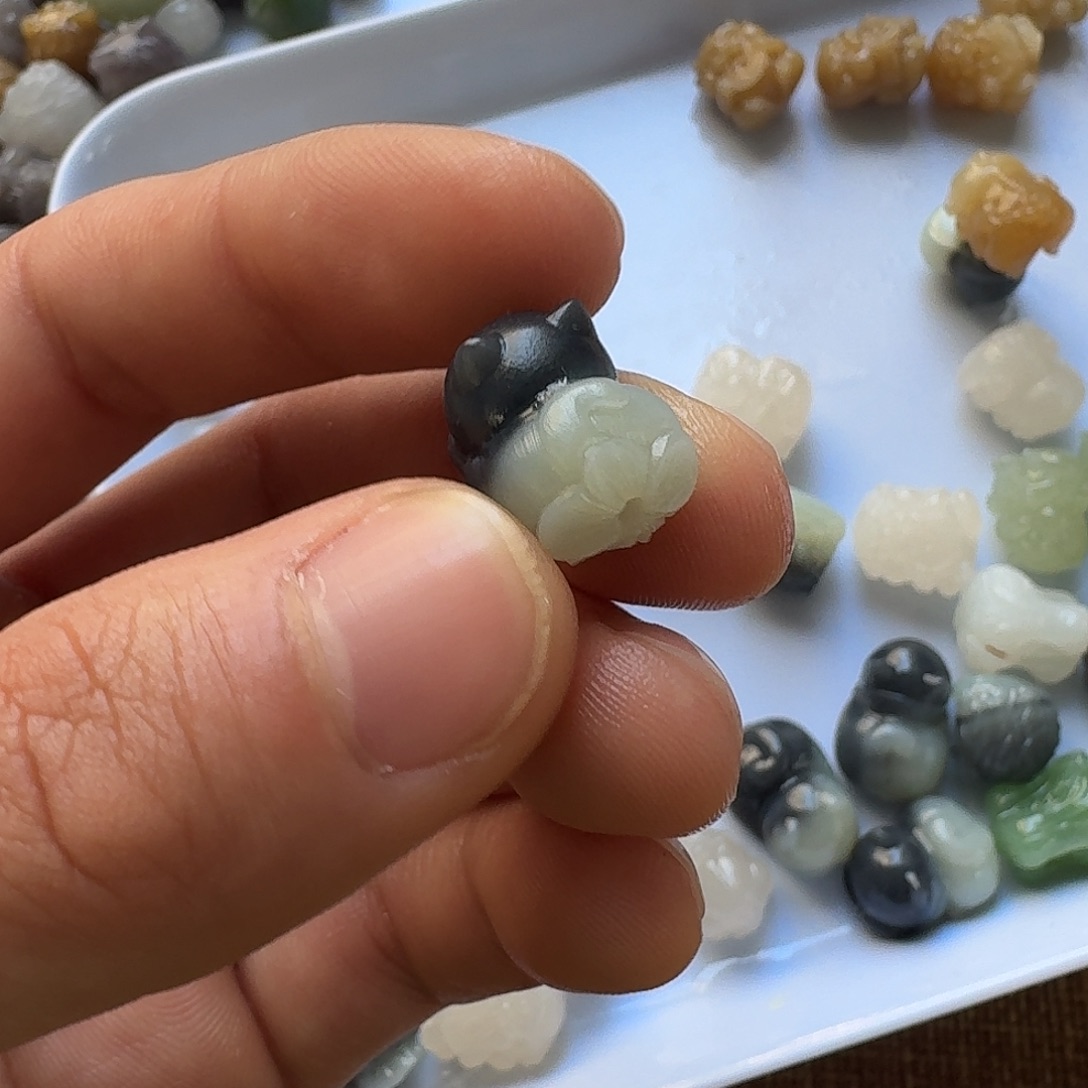 爱***娘和田玉未镶嵌手链