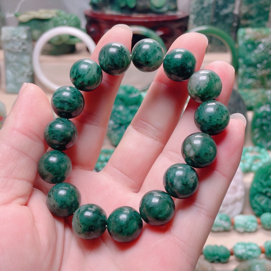 独山玉未镶嵌颈饰