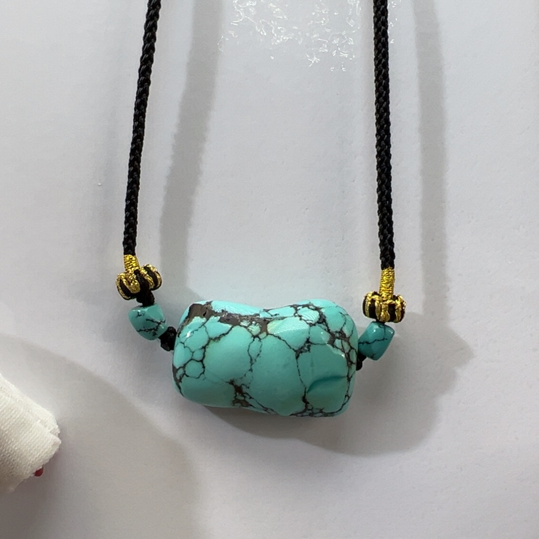 绿松石未镶嵌挂件