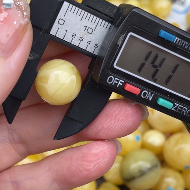 琥珀裸石未镶嵌蜜蜡643