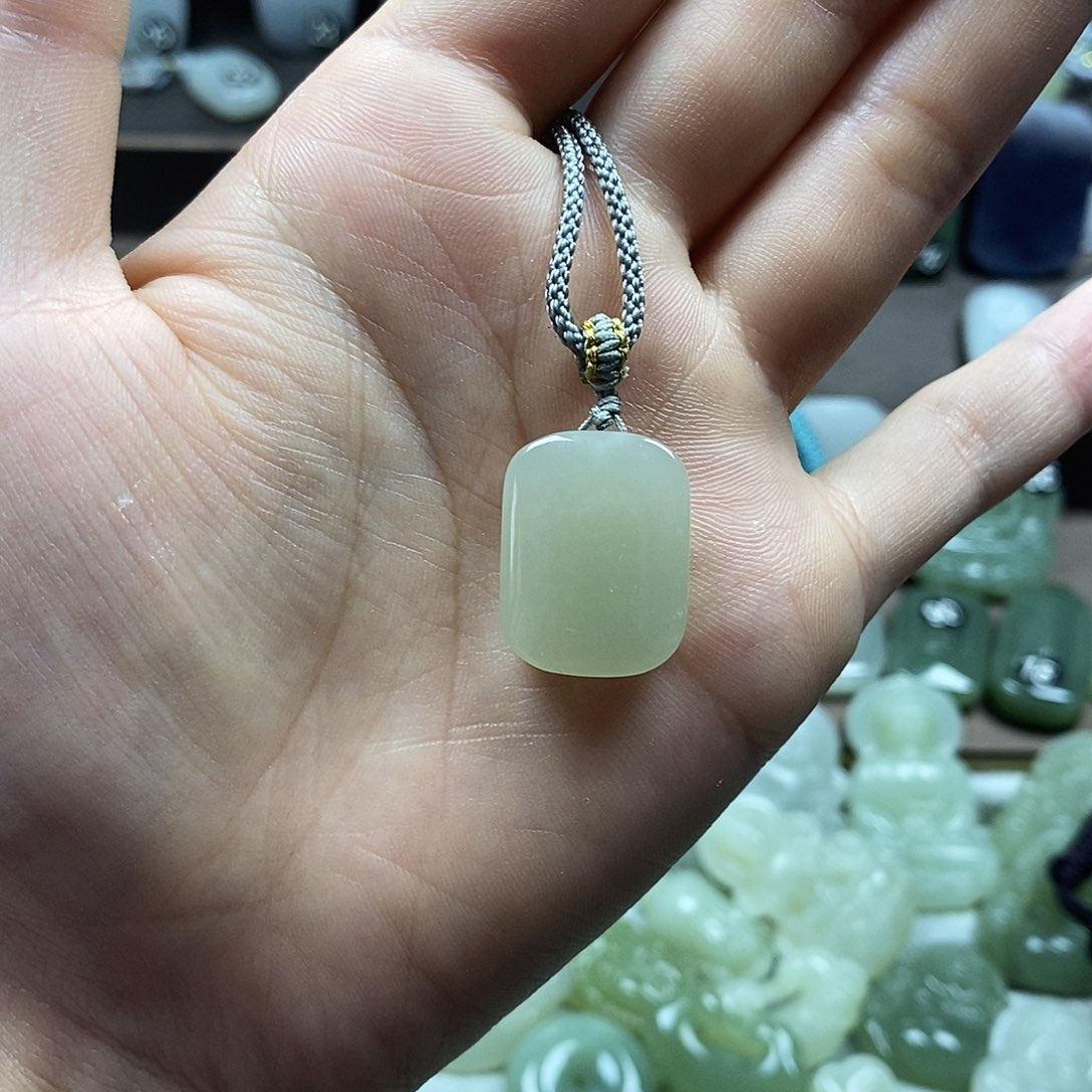 和田玉未镶嵌颈饰平安无事牌