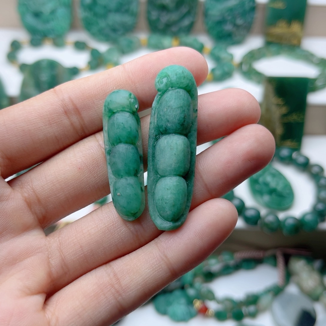 凃***文独山玉未镶嵌挂件定制